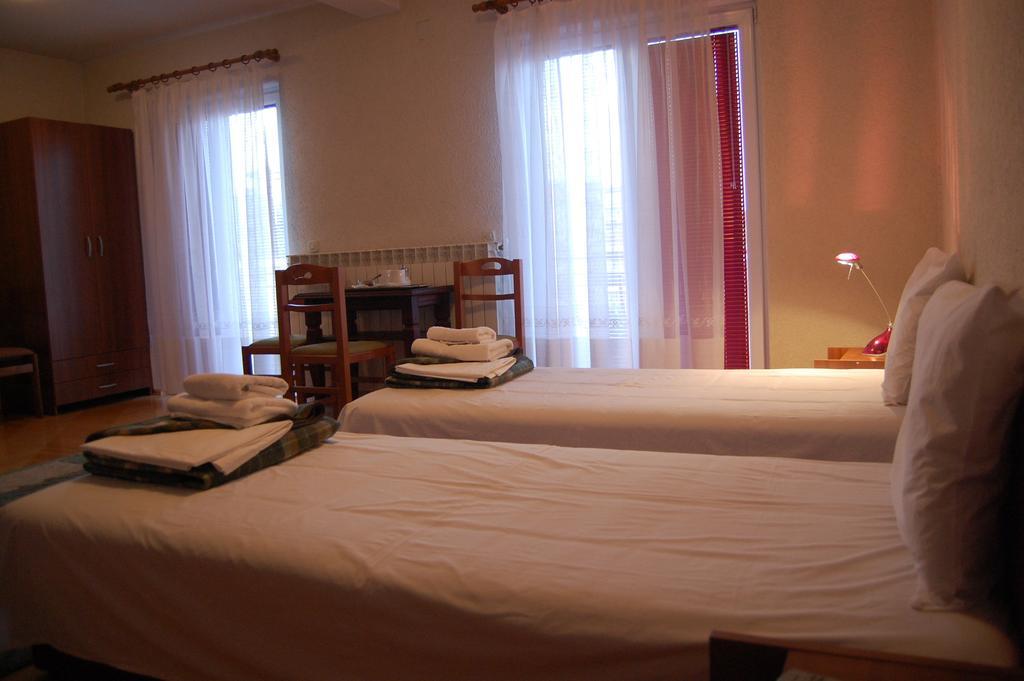Hotel Montenegro Струга Экстерьер фото