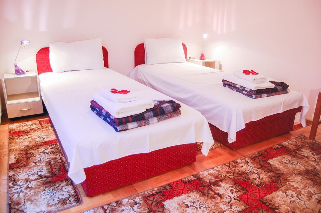 Hotel Montenegro Струга Экстерьер фото