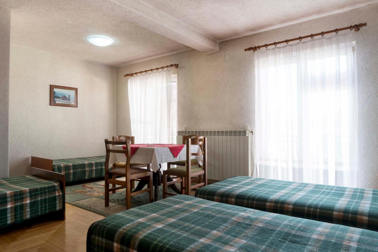 Hotel Montenegro Струга Экстерьер фото